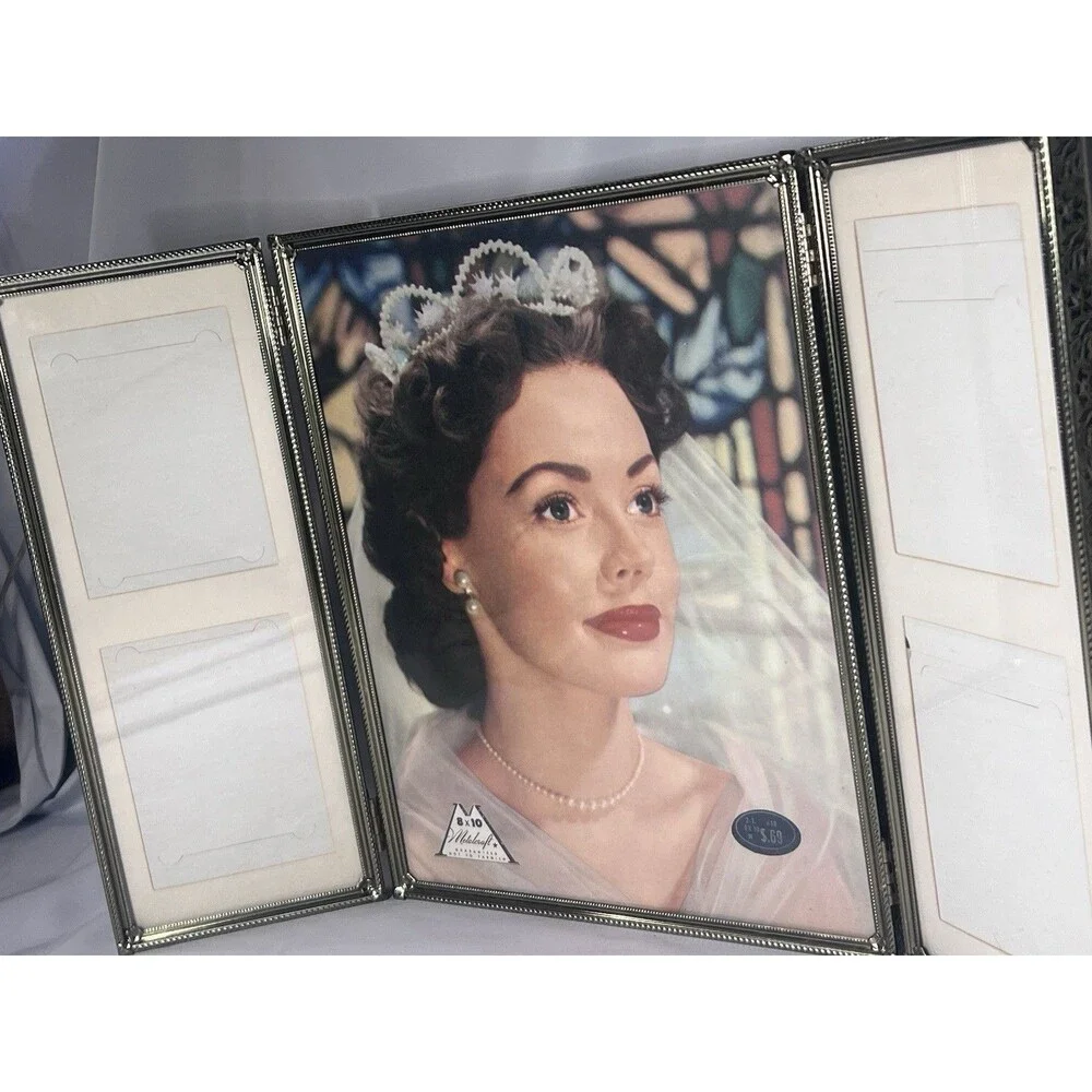 Vintage 1960s TriFold Folding Picture Frame 8x10 Center original stock display